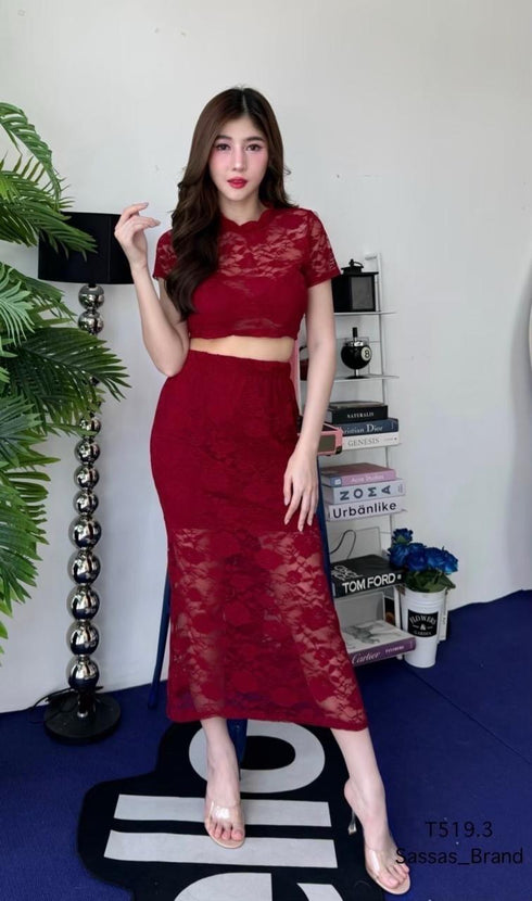 Women Padded Lace Tops With Side Slit Skirts